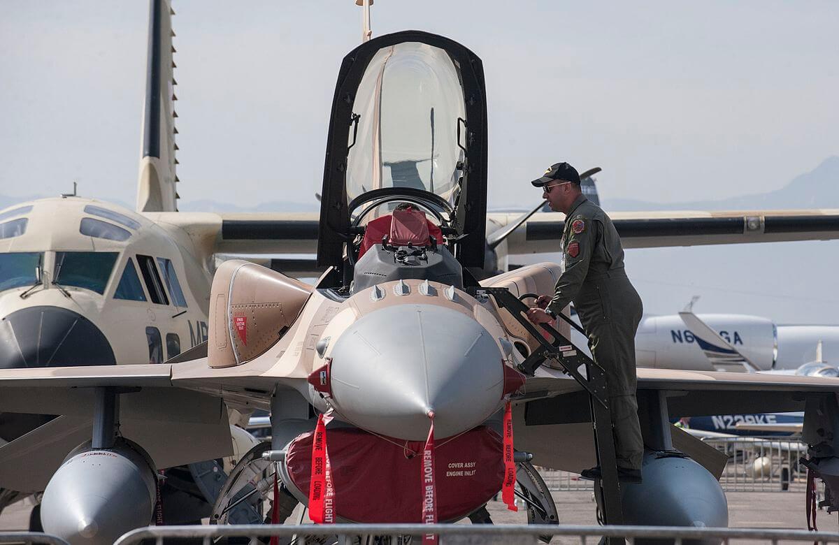 royal_moroccan_air_force_f-16_-_2016_marrakech_airshow.jpg