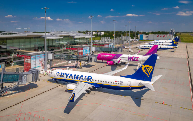 ryanair_and_wizz_aircraft_parked_at_wroclaw_airport.jpg