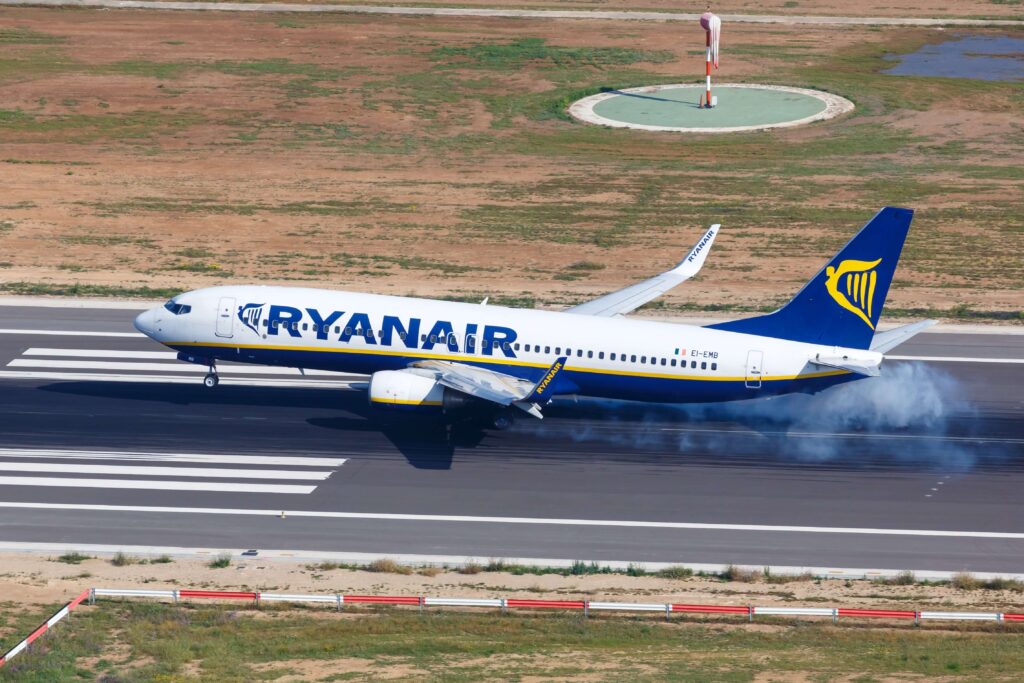 ryanair boeing 737jpg ryanair_boeing_737.jpg