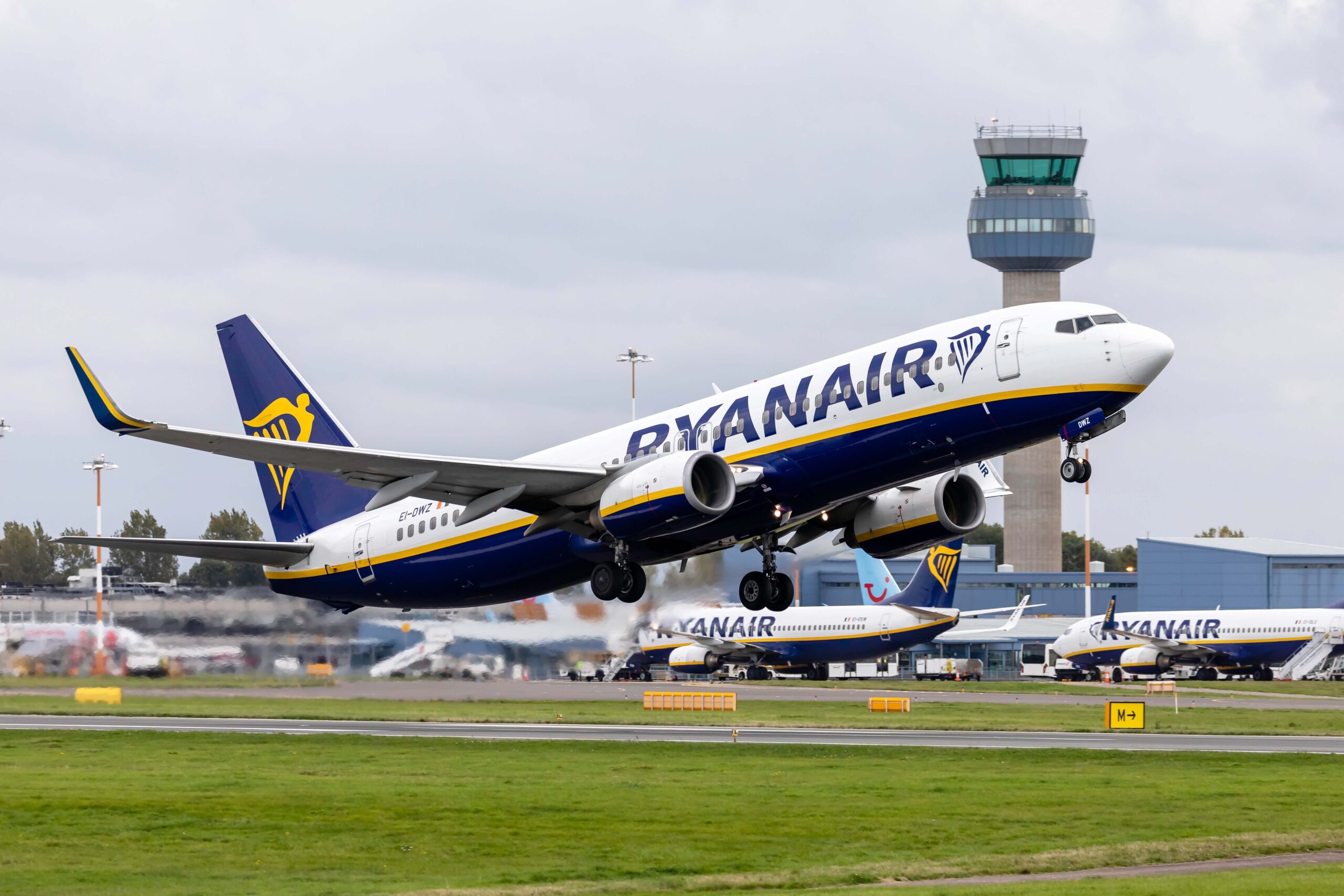 ryanair_boeing_737__8.jpg