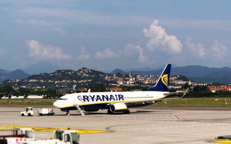 ryanair_boeing_737_in_bergamo.jpg
