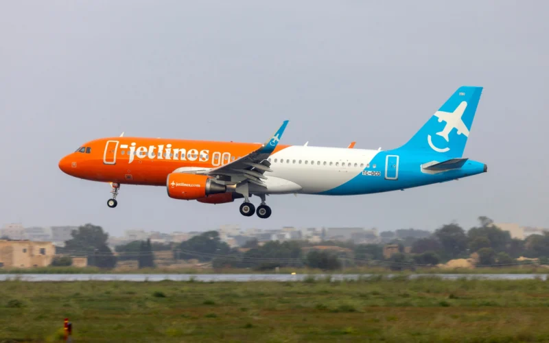 Canada Jetlines Airbus A320-214
