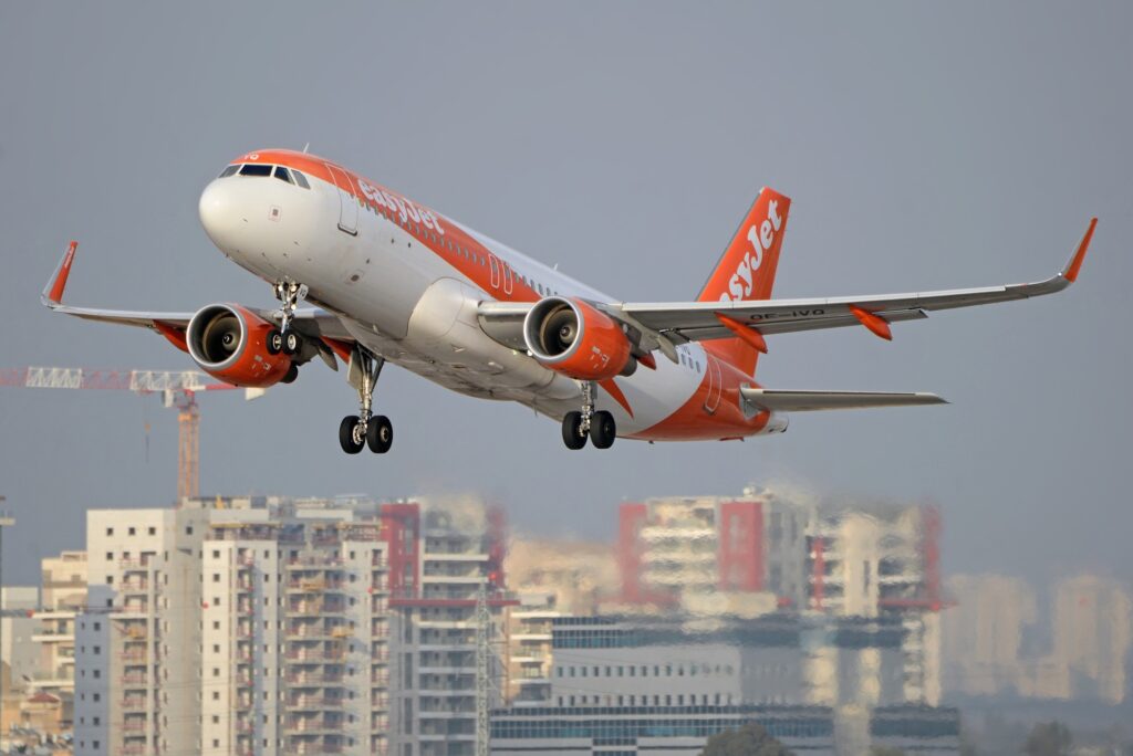 easyJet Airbus A320 200 aircraft easyJet Airbus A320-200 aircraft