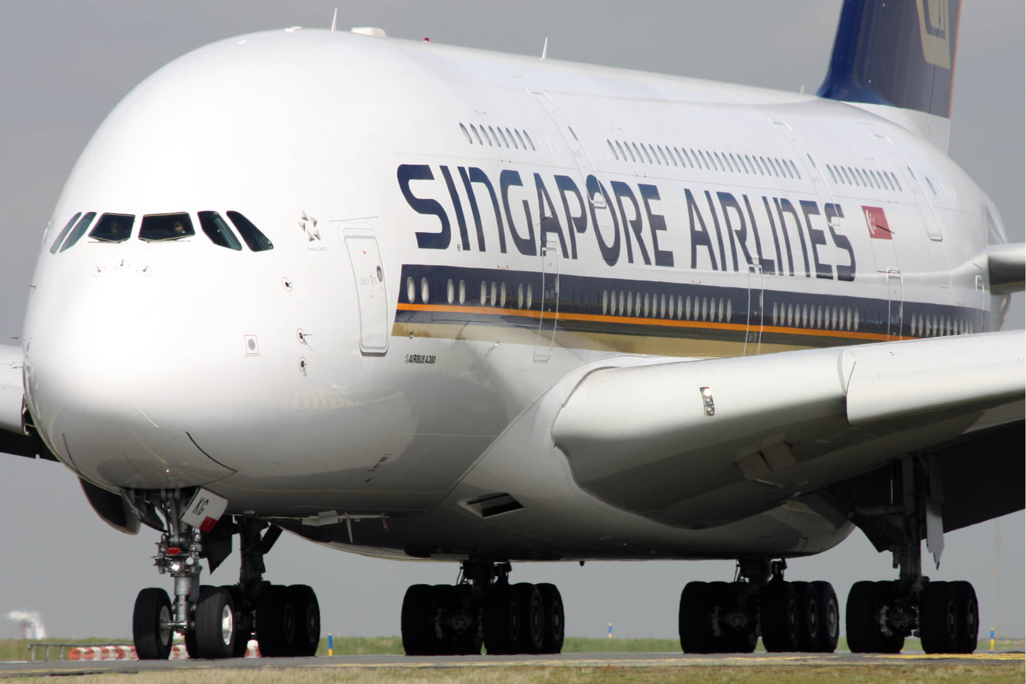 Singapore airlines a380 at cdg