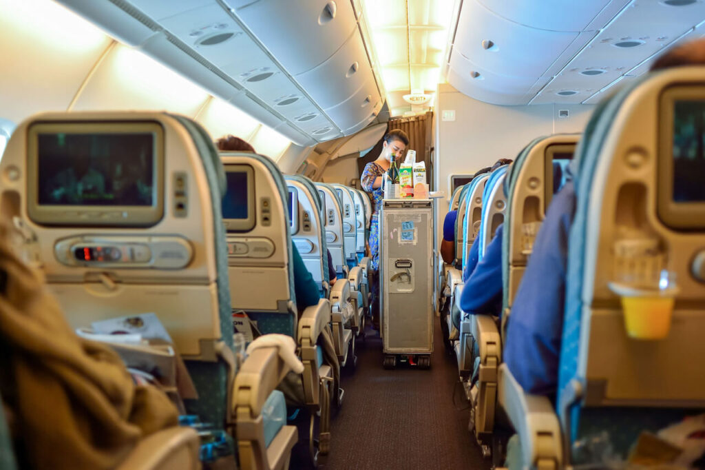 singapore_airlines_cabin.jpg
