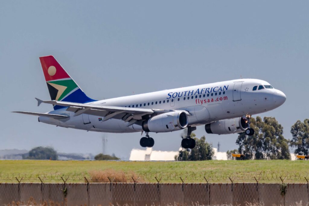 south_african_airways_airplane_landing-min.jpg