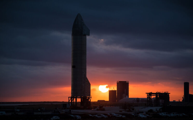 spacex_starship_sn9_sunset.jpg