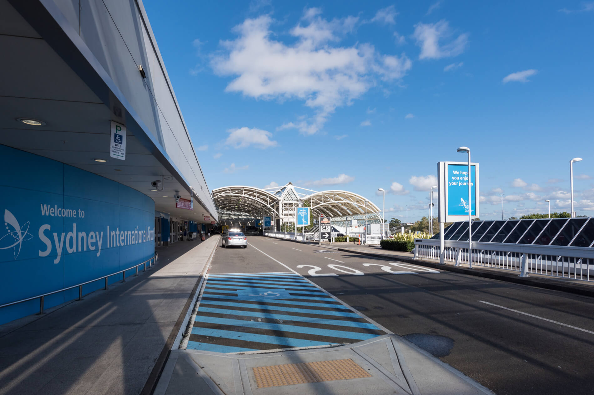 sydney_international_airport.jpg
