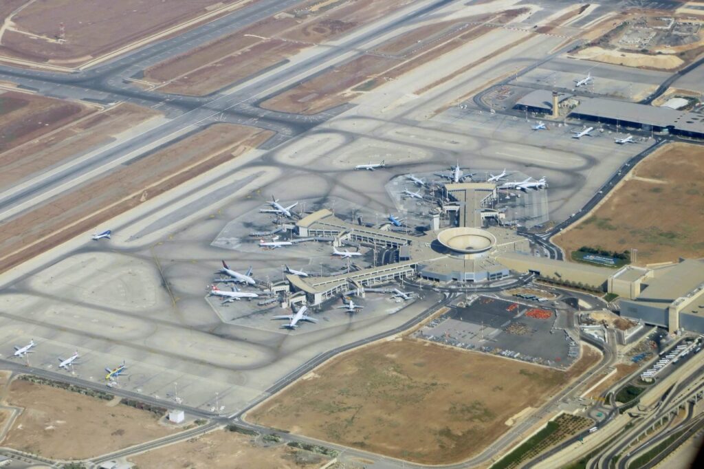 tel_avivs_ben_gurion_international_airport.jpg