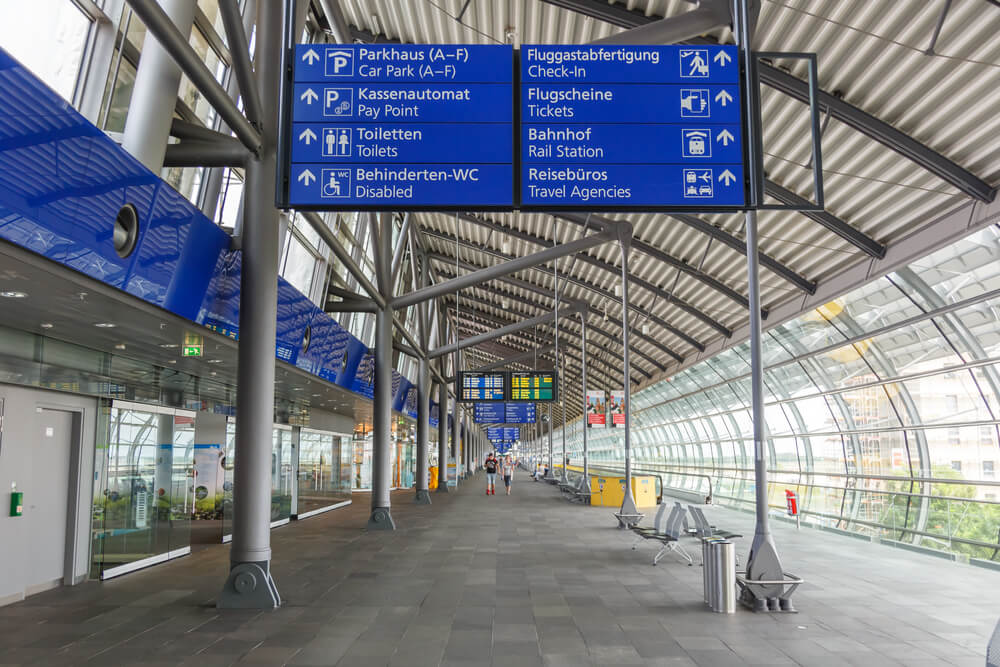 terminal_of_leipzig_halle_airport_lej_in_germany-2.jpg