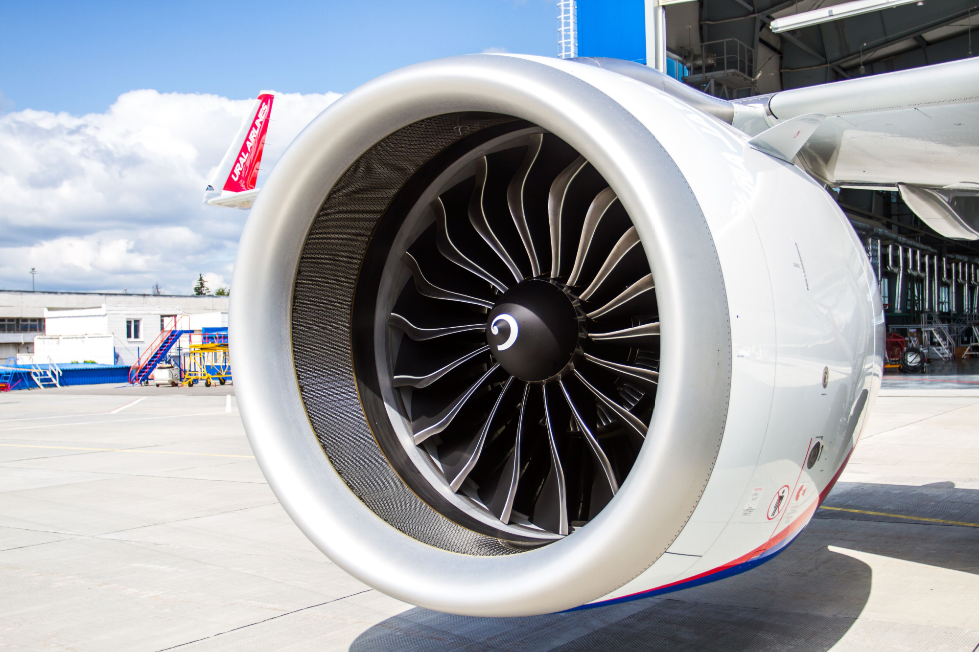 Who are the world’s largest aircraft engine manufacturers?