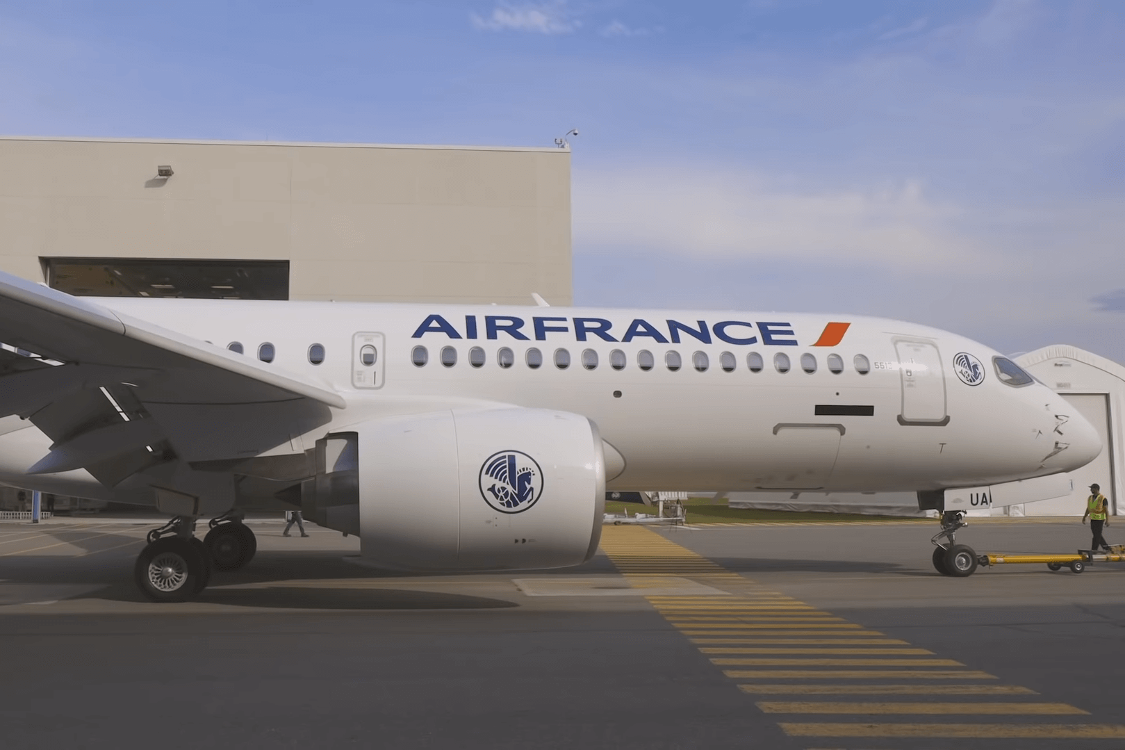 https://www.aerotime.aero/images/the_first_air_france_airbus_a220_recently_left_the_paint_shop.png