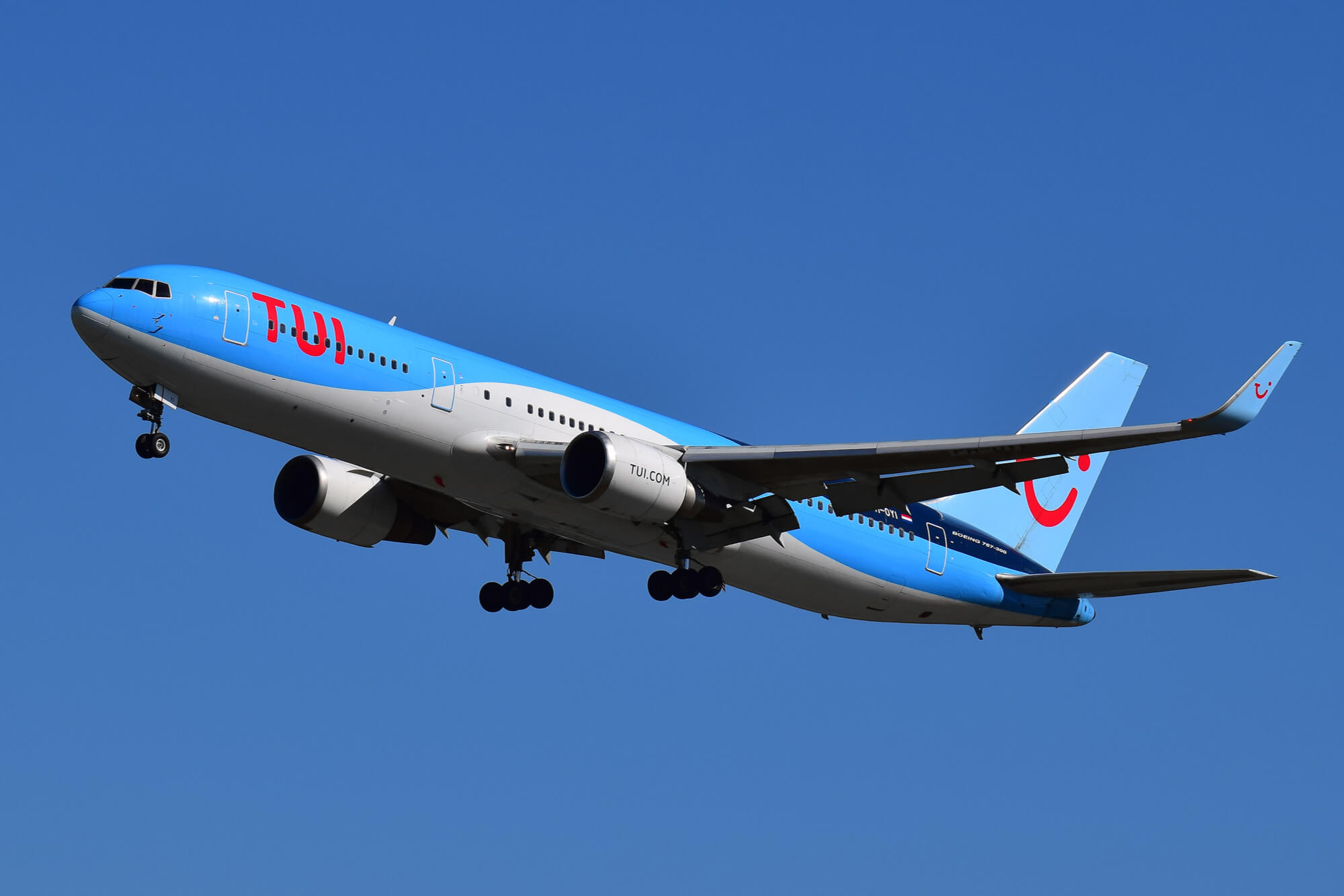 tui_airlines_netherlands_boeing_767-300_ph-oyi.jpg