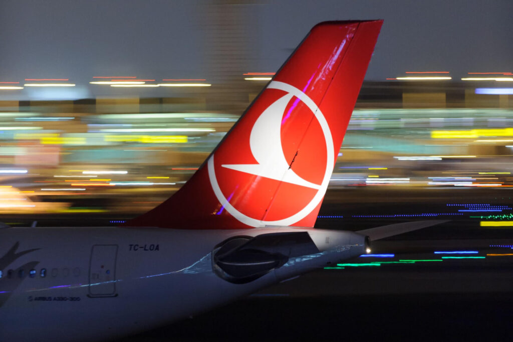 turkish_airlines_tail.jpg