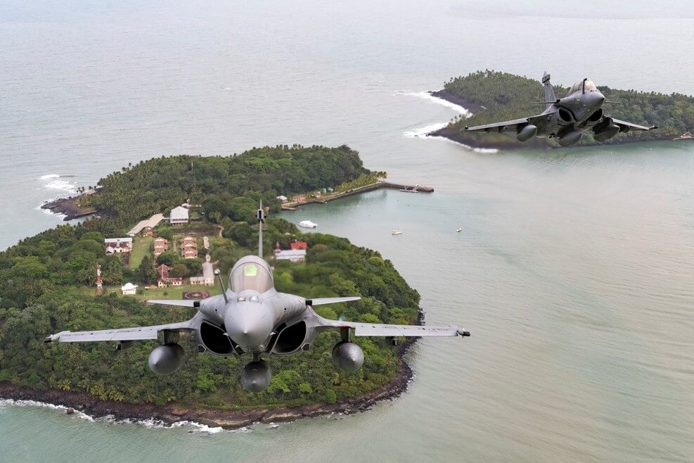 two dassault rafale fighter jets flyingjpg two_dassault_rafale_fighter_jets_flying.jpg
