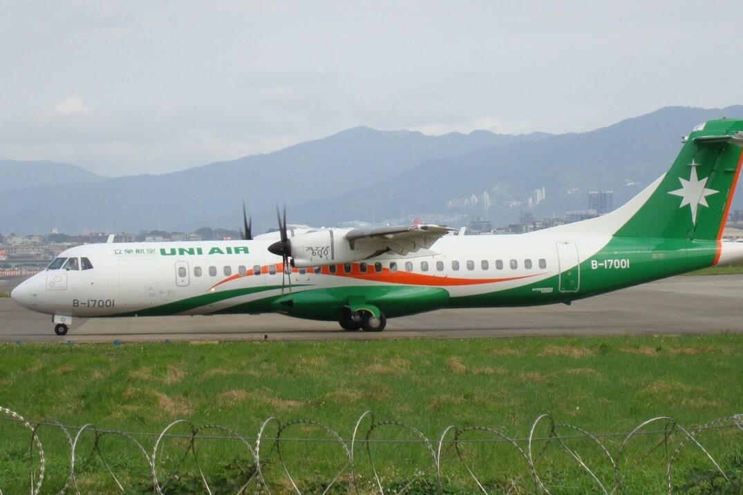 uni_air_atr_72-600_in_rcss.jpg