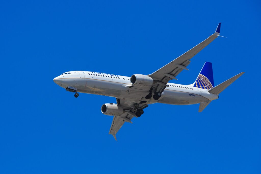 united airlines boeing 737 lax landingjpg united_airlines_boeing_737_lax_landing.jpg