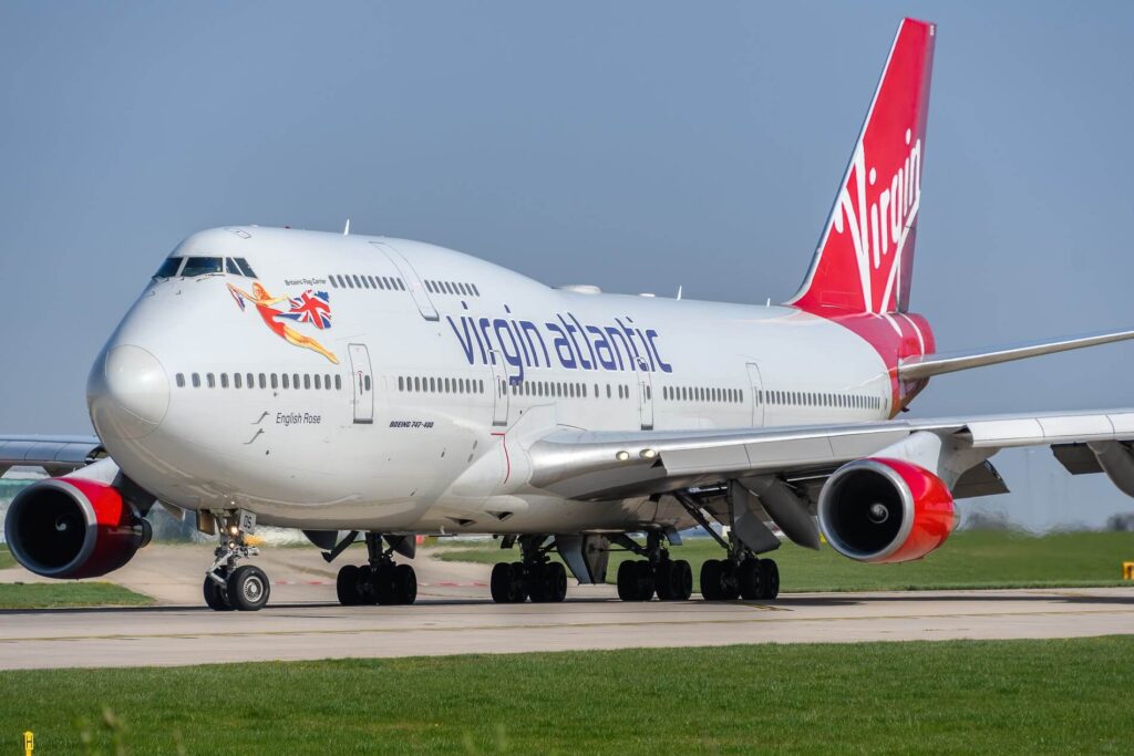 virgin atlantic boeing 747 departing manchester airportjpg virgin_atlantic_boeing_747_departing_manchester_airport.jpg