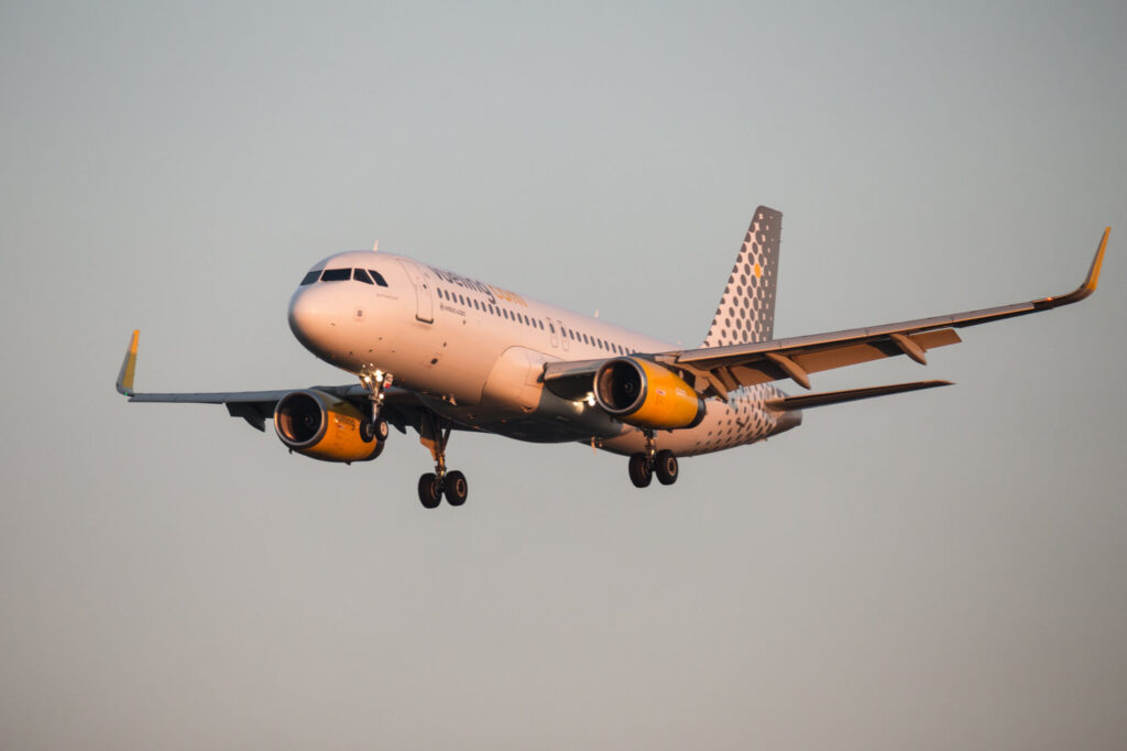 Airbus A320   EC MDZ from Vueling Airlines