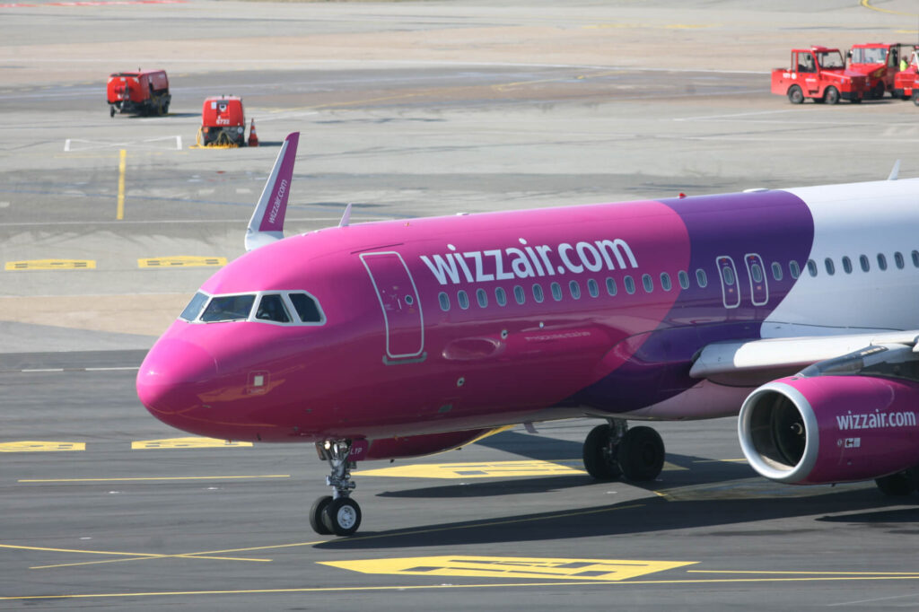 wizz air at hamburg airport 1jpg wizz_air_at_hamburg_airport-1.jpg