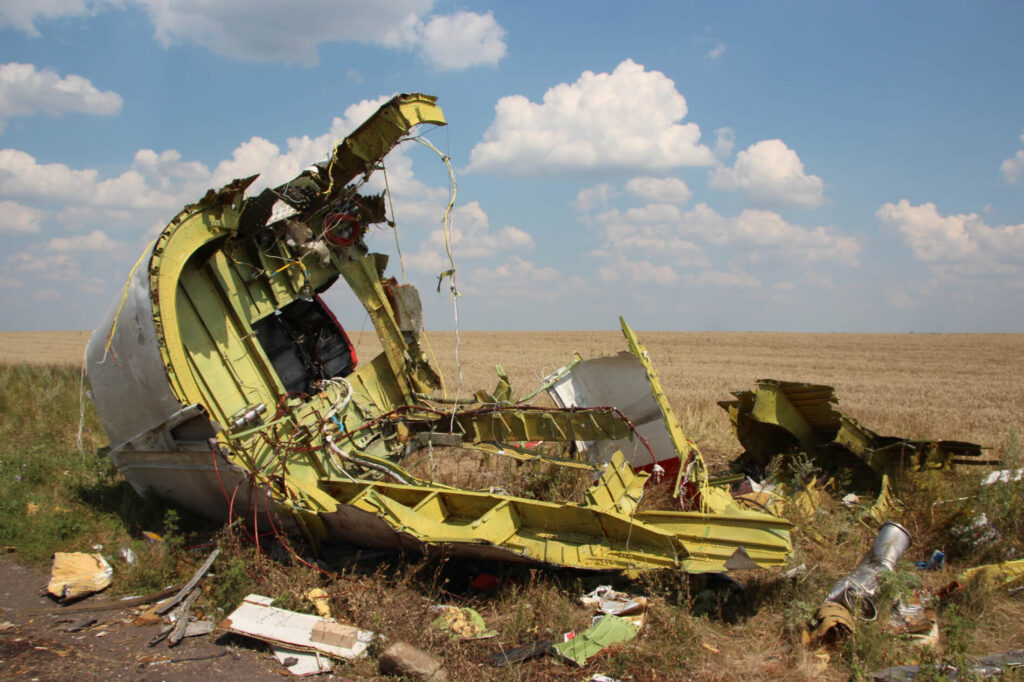 wreckage of mh17jpg wreckage_of_mh17.jpg