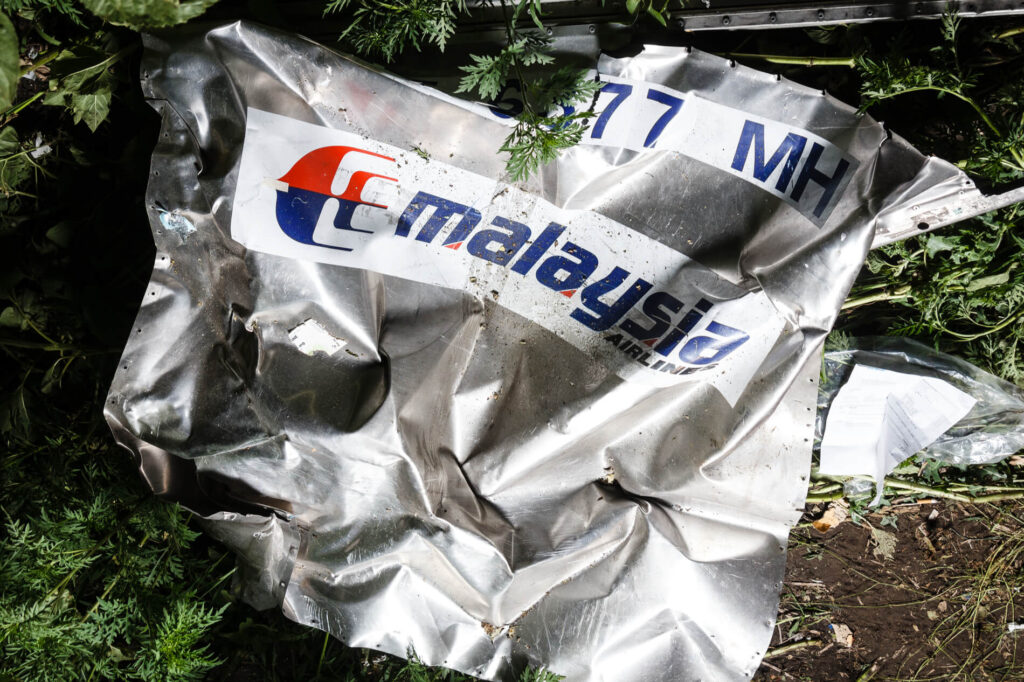 wreckage_of_the_malaysia_airlines_mh17_flight-1.jpg